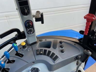 New Holland T4.85