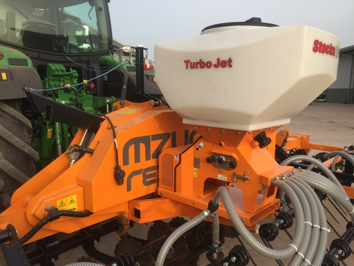 Mzuri Rezult straw rake