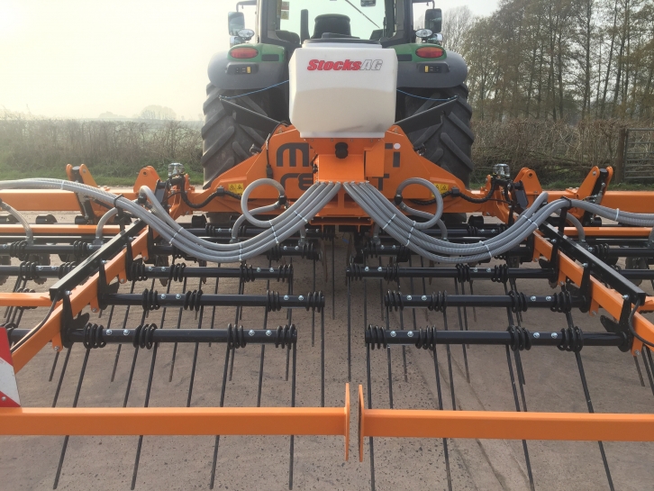 Mzuri Rezult straw rake