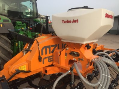 Mzuri Rezult straw rake