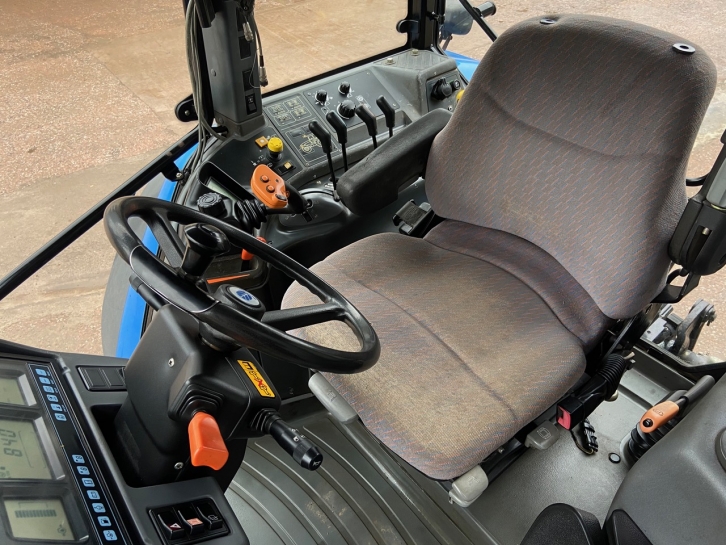 New Holland TM155