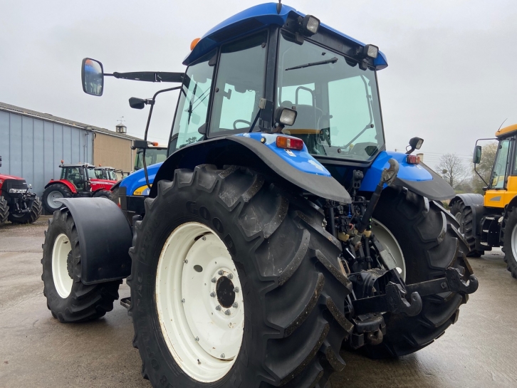New Holland TM155