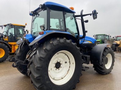 New Holland TM155
