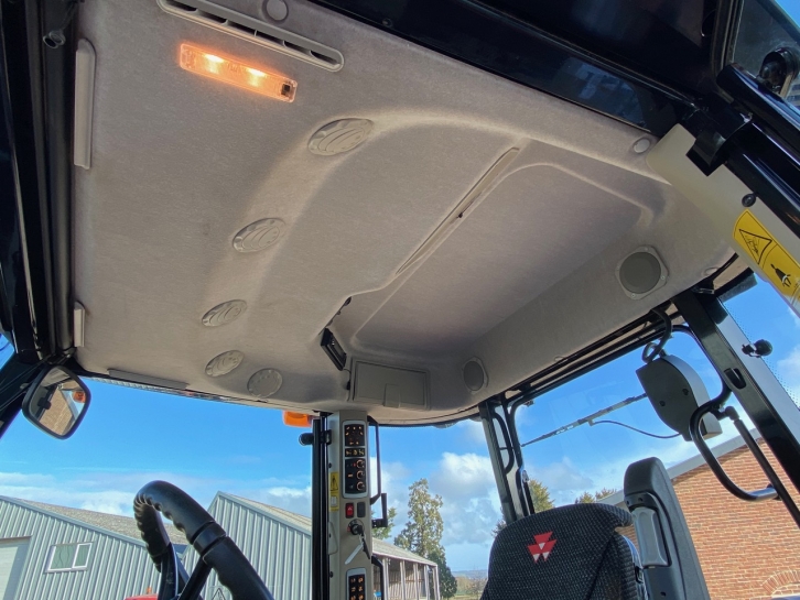 Massey Ferguson 7718S Efficient