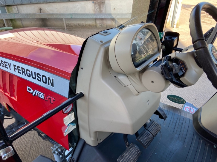 Massey Ferguson 7718S Efficient