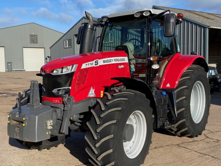 Massey Ferguson 7718S Efficient