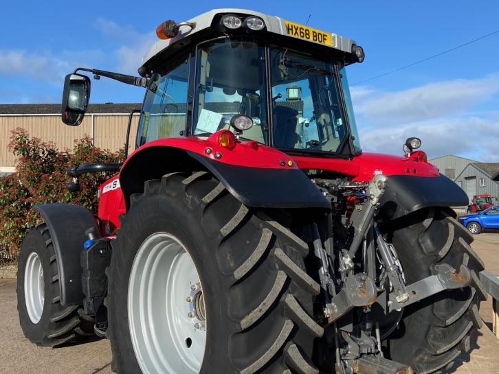Massey Ferguson 7718S Efficient