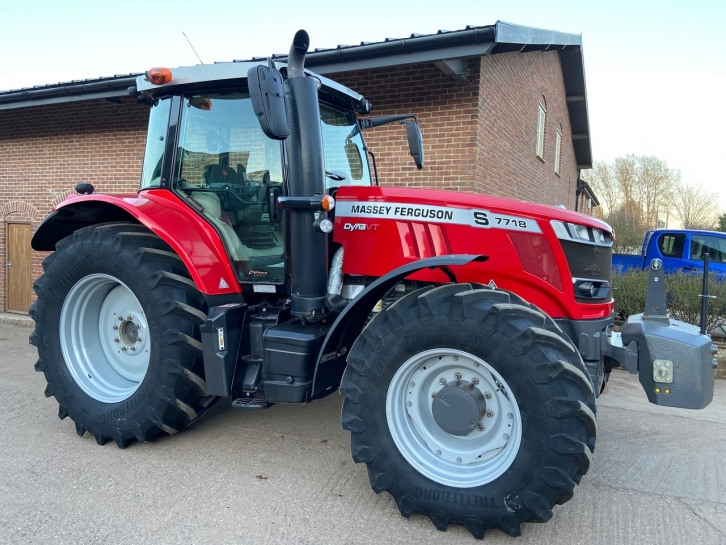 Massey Ferguson 7718S Efficient