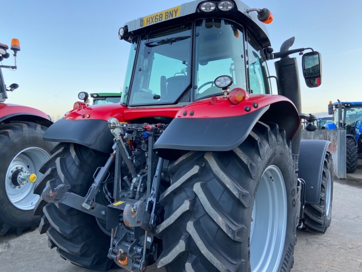 Massey Ferguson 7718S Efficient