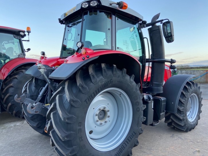 Massey Ferguson 7718S Efficient