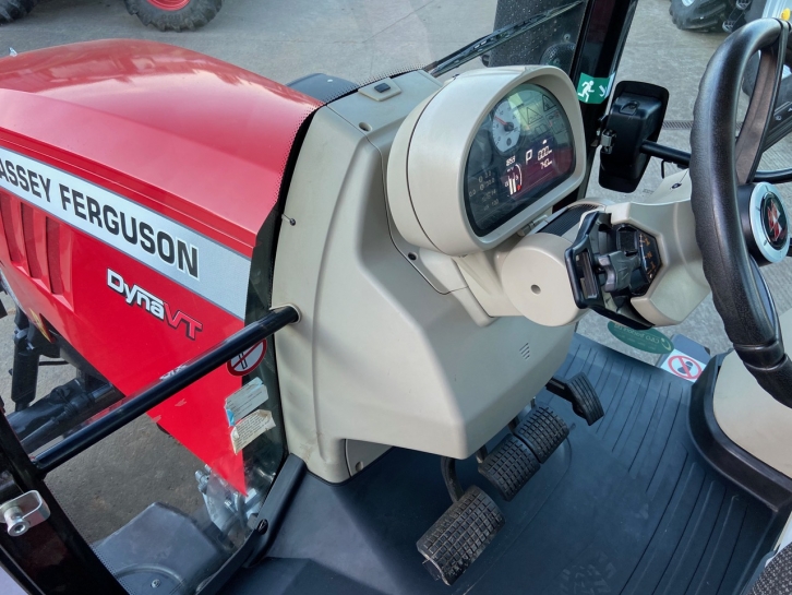 Massey Ferguson 7718S Efficient