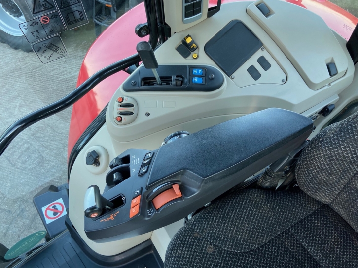 Massey Ferguson 7718S Efficient