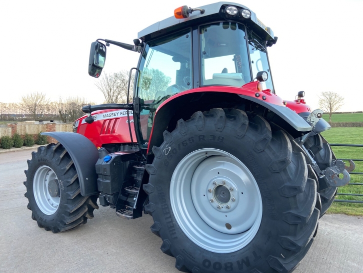Massey Ferguson 7718S Efficient