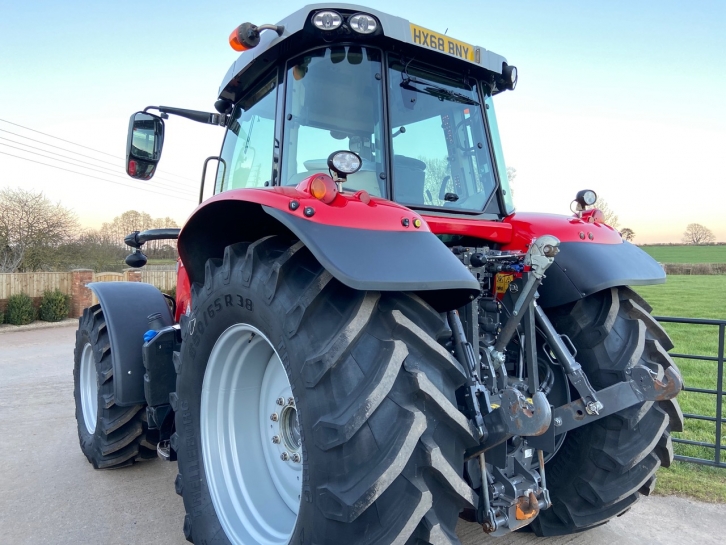 Massey Ferguson 7718S Efficient