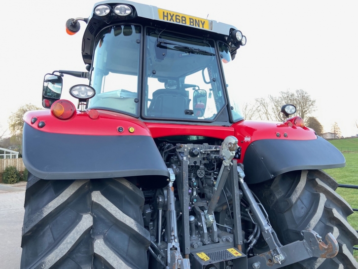 Massey Ferguson 7718S Efficient
