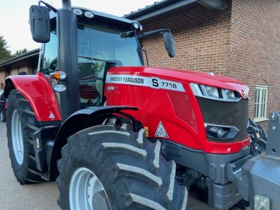 Massey Ferguson 7718S Efficient