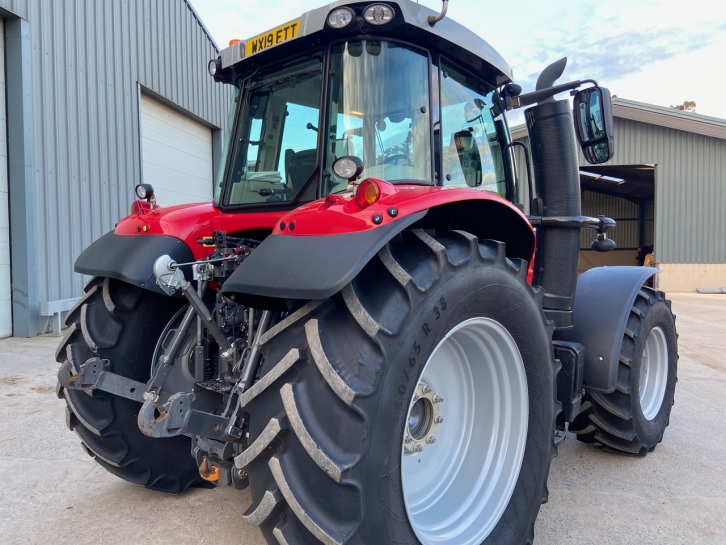 Massey Ferguson 7718S Efficient