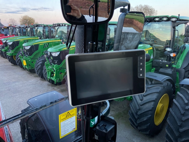 Massey Ferguson 7718S Efficient