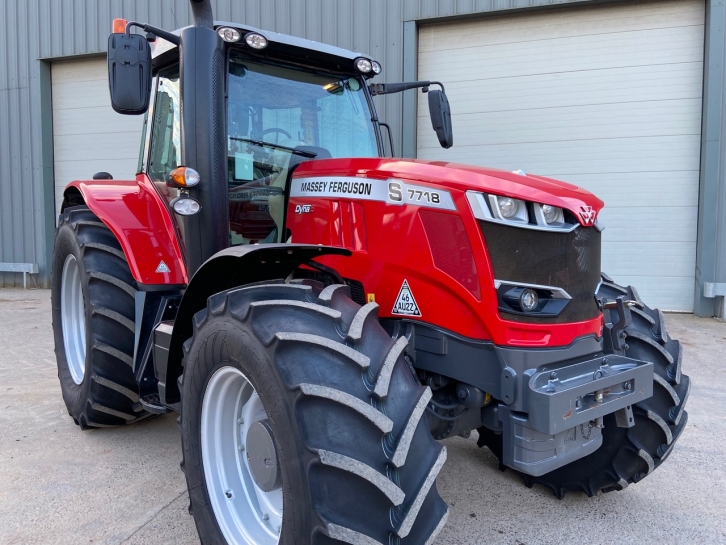 Massey Ferguson 7718S Efficient