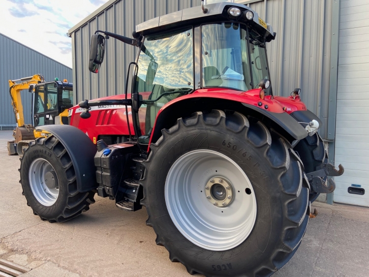 Massey Ferguson 7718S Efficient