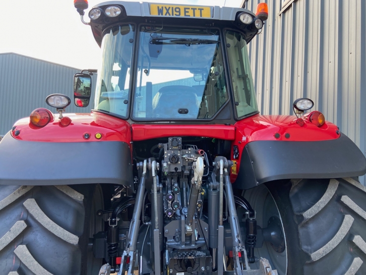 Massey Ferguson 7718S Efficient