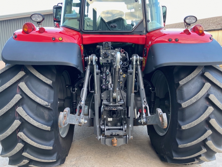 Massey Ferguson 7718S Efficient