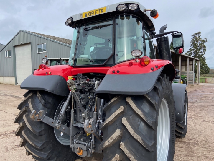 Massey Ferguson 7718S Efficient