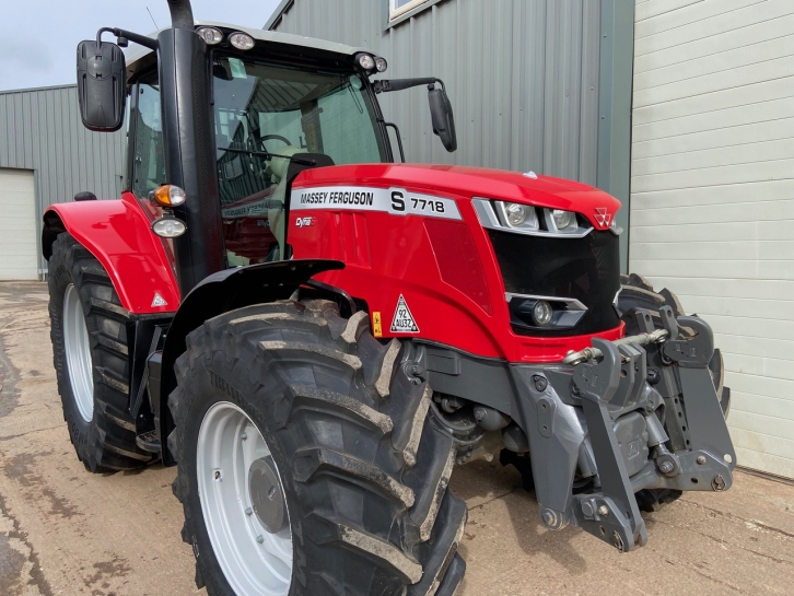 Massey Ferguson 7718S Efficient