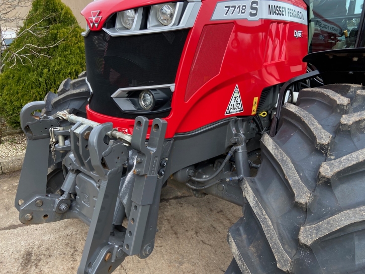 Massey Ferguson 7718S Efficient
