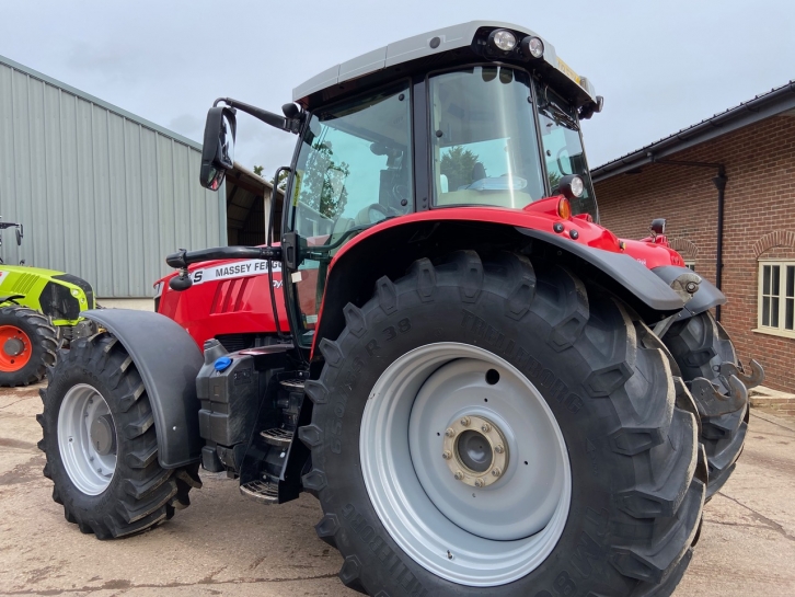 Massey Ferguson 7718S Efficient