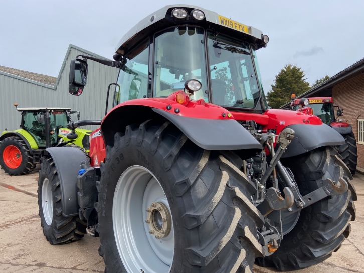 Massey Ferguson 7718S Efficient