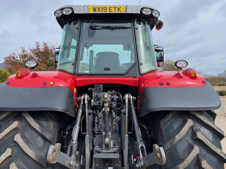 Massey Ferguson 7718S Efficient