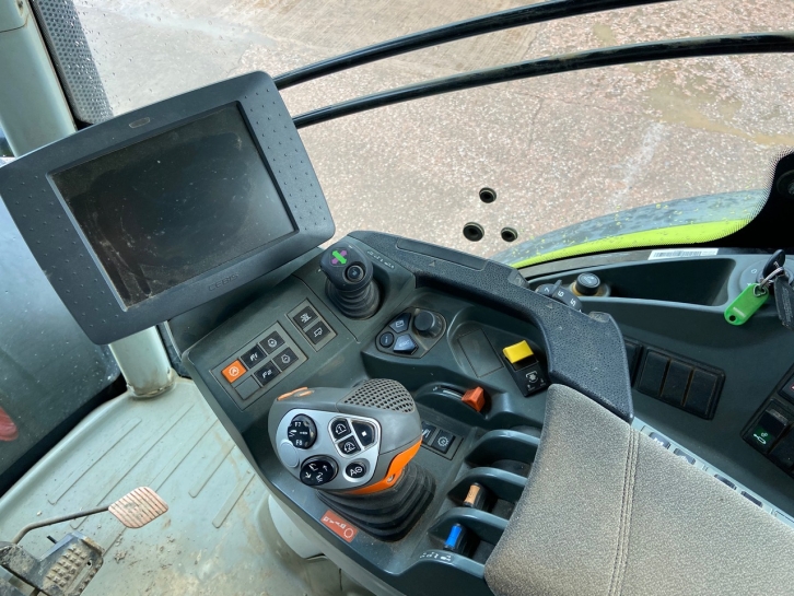 Claas Axion 830 Cebis