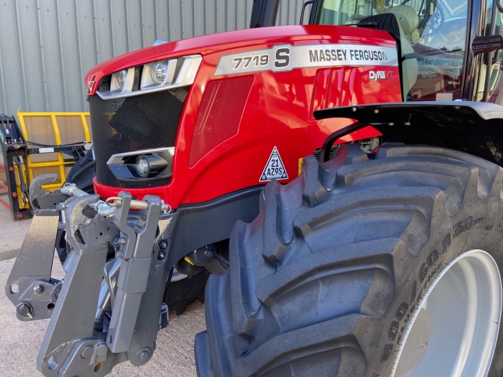 Massey Ferguson 7719S Exclusive