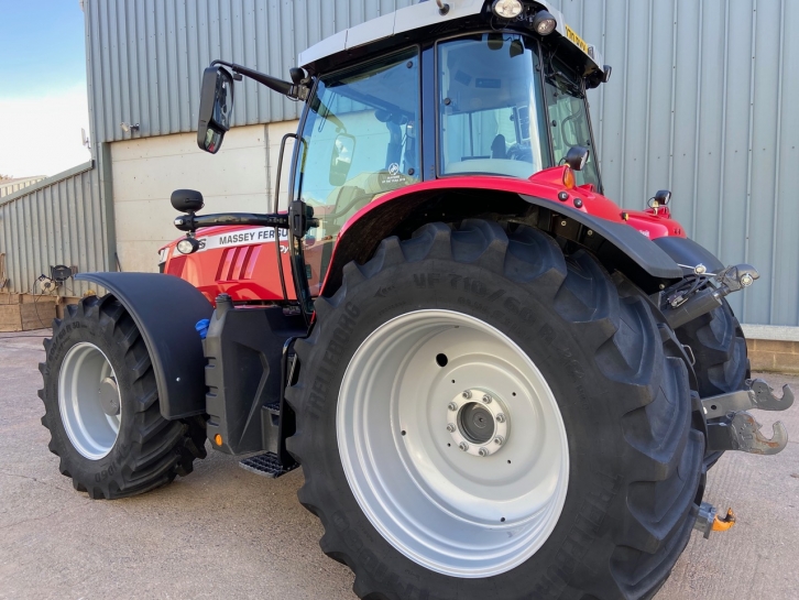 Massey Ferguson 7719S Exclusive