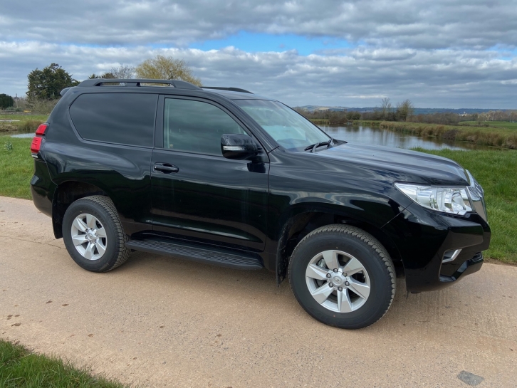 Toyota Landcruiser commercial Active 2.8 diesel