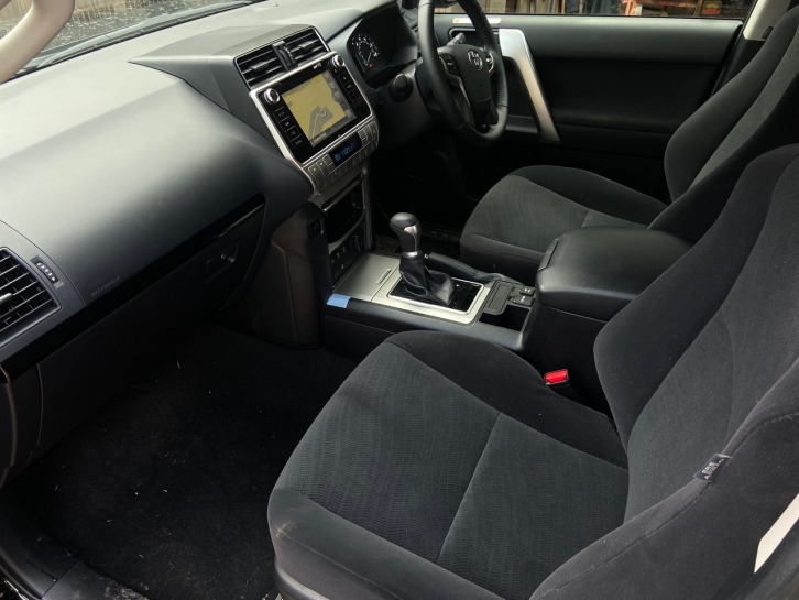 Toyota Landcruiser commercial Active 2.8 diesel