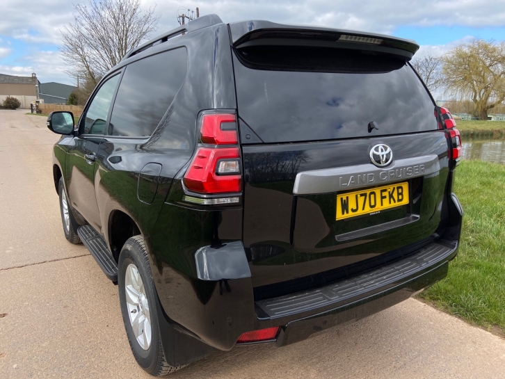 Toyota Landcruiser commercial Active 2.8 diesel