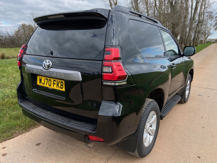 Toyota Landcruiser commercial Active 2.8 diesel