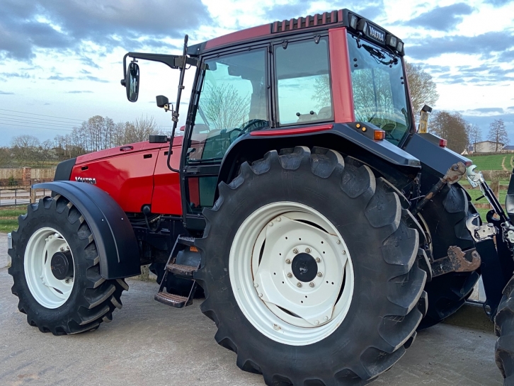 Valtra 8350