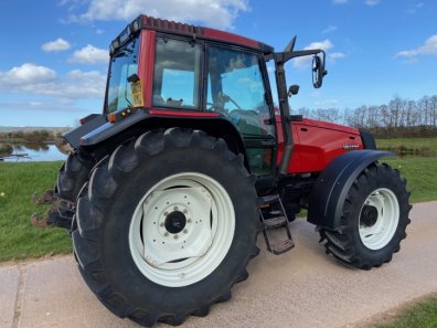 Valtra 8350
