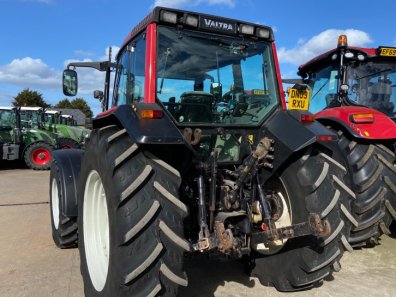 Valtra 8350
