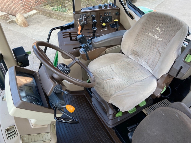John Deere 6510
