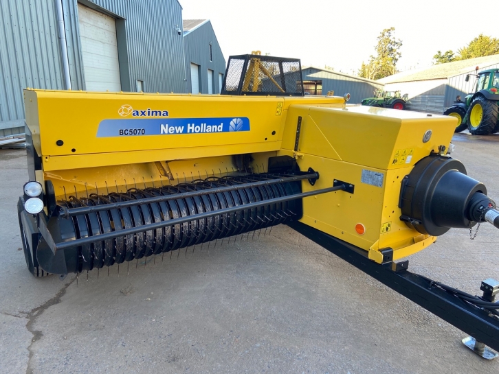 New Holland BC 5070 conventional baler