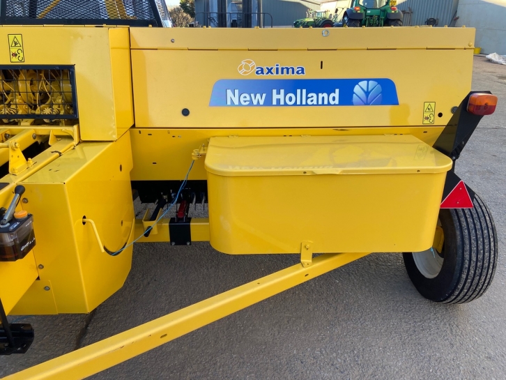 New Holland BC 5070 conventional baler