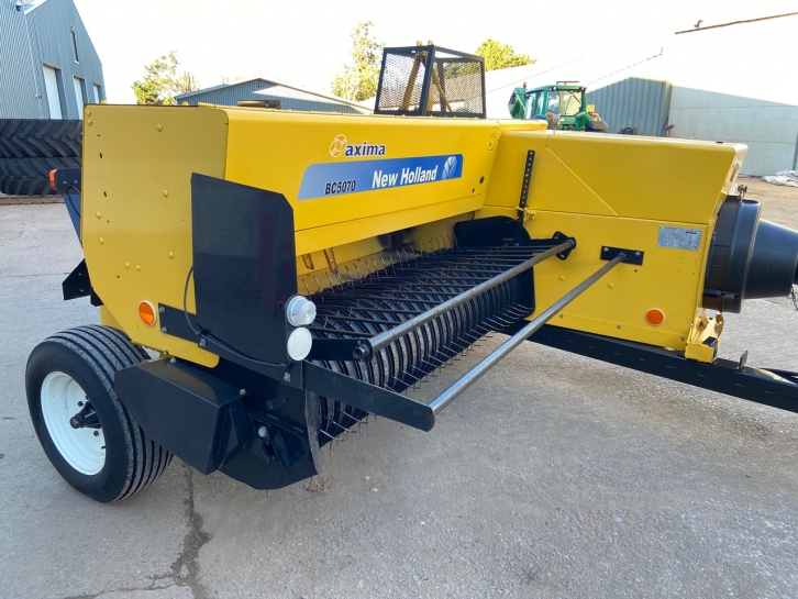 New Holland BC 5070 conventional baler