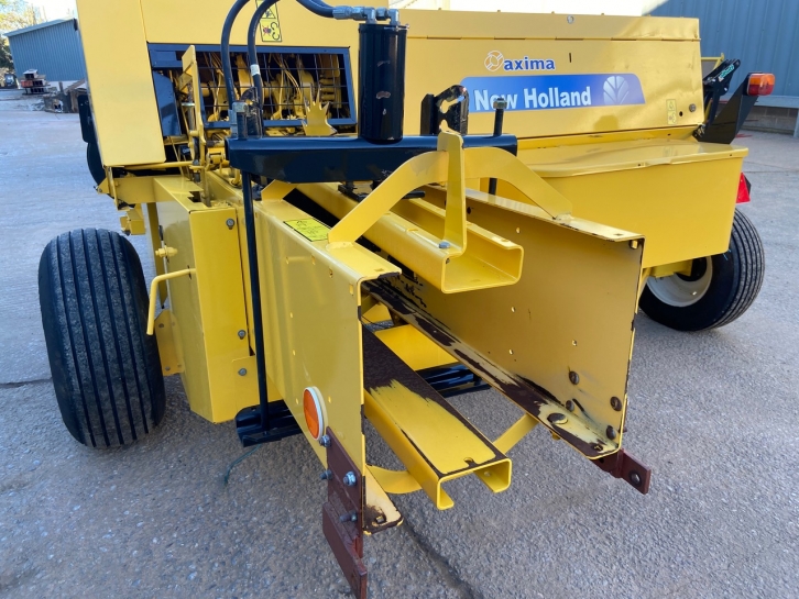New Holland BC 5070 conventional baler
