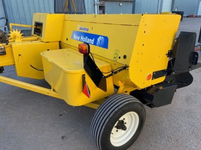 New Holland BC 5070 conventional baler