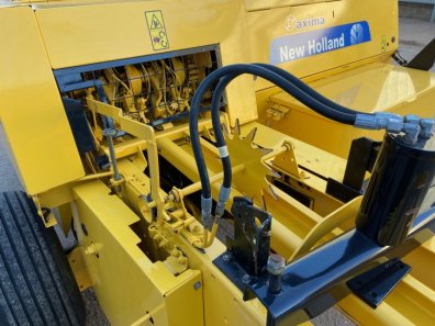New Holland BC 5070 conventional baler