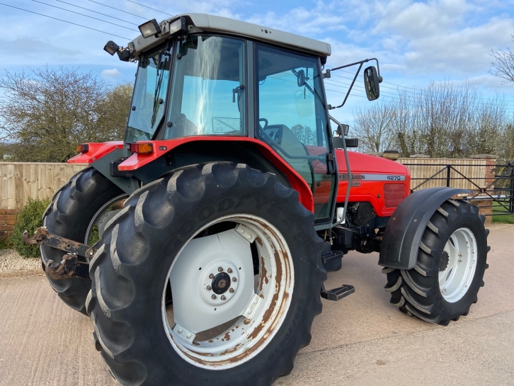Massey Ferguson 4270